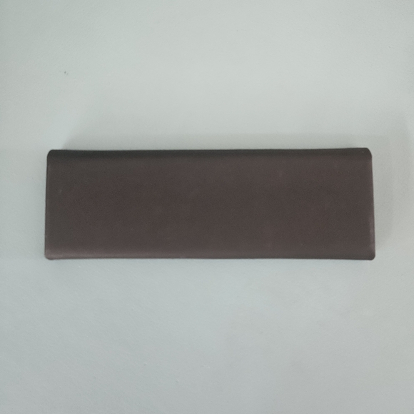 Maui Jim Black Sunglasses Case with Gold Logo - Picture 3 of 3